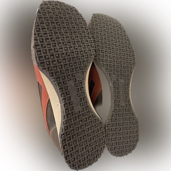 ❤️🔥Host Pick❤️🔥 Predictions Retro Vintage Style Athletic Shoe - Picture 6 of 12